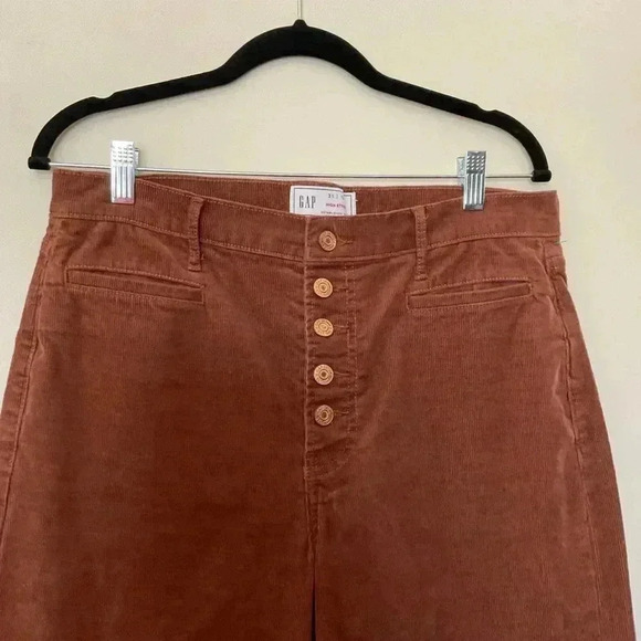 GAP Brown Button Up Corduroys - Picture 2 of 7